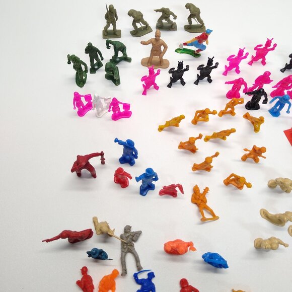 Toy Figurines Vintage Astronauts, Divers, People, Fantasy Mixed Approx 125 pcs - Picture 4 of 14